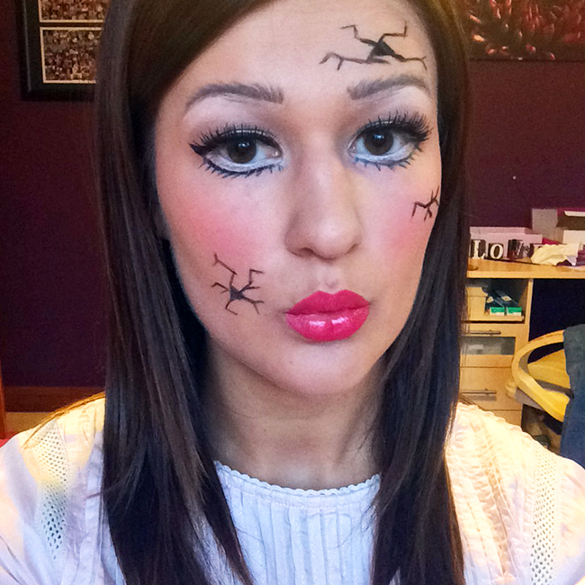 halloween broken doll makeup